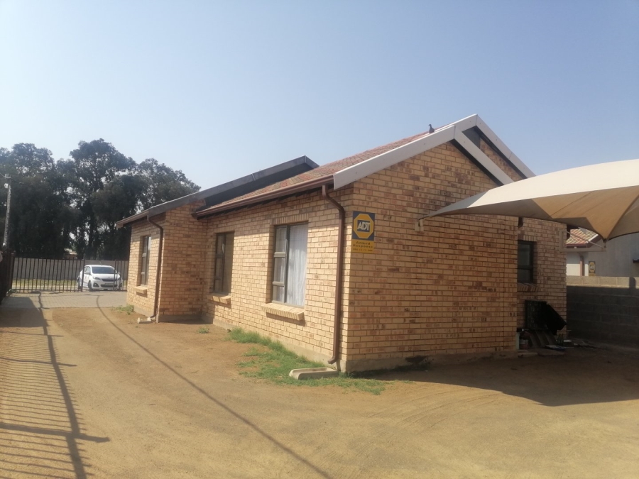 To Let 3 Bedroom Property for Rent in Pinehaven Free State